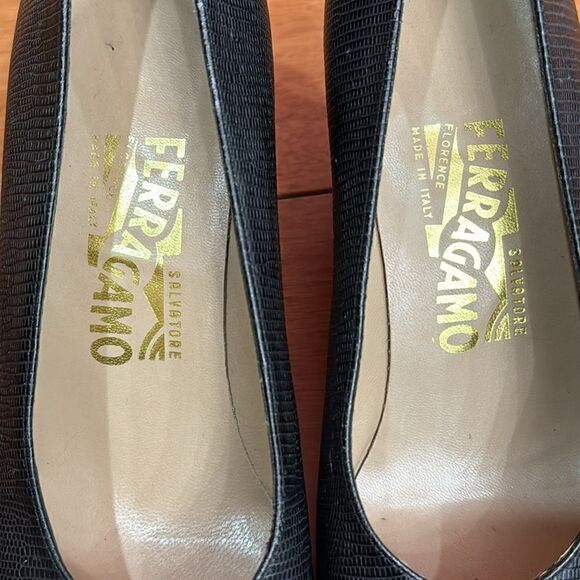 Salvatore Ferragamo Women's Black D'Orsay 2.5 Heels Sz 7.5B - Picture 7 of 9